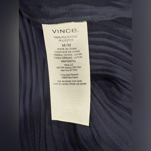 Vince Crinkle Short Sleeve V Neck Top, VGUC, Coastal Blue, Size Medium - Picture 6 of 8